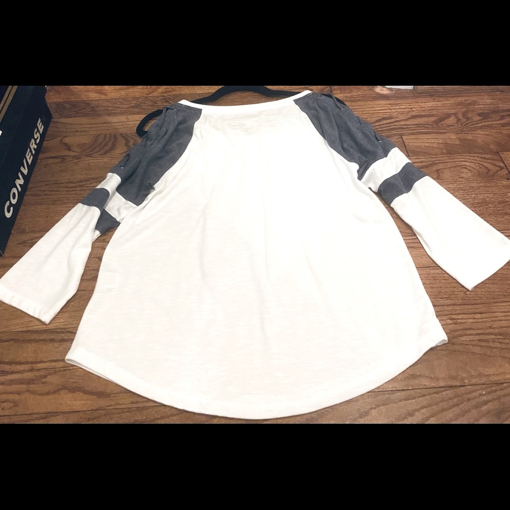 SO blue and white 3/4 sleeve shirt - Picture 2 of 8